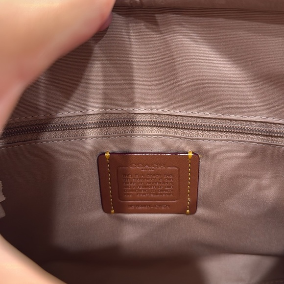 Maggie Small Tote Bag In Blocked Signature Leather Chalk/Tan - Picture 10 of 14